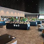 Apartment Luxurious At Grand Sapphire & Casino