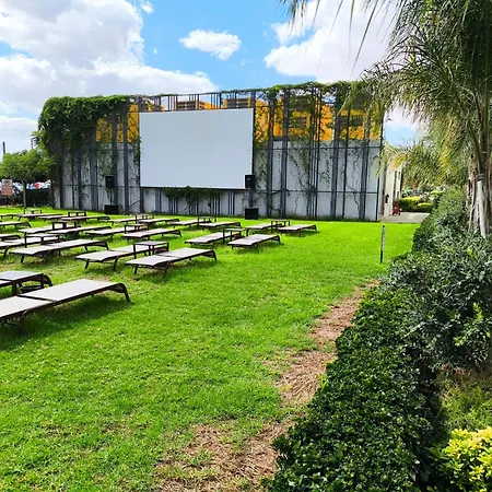 Luxurious At Grand Sapphire & Casino *