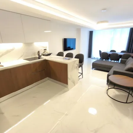 Luxurious At Grand Sapphire & Casino Apartamento Perivolia tou Trikomou