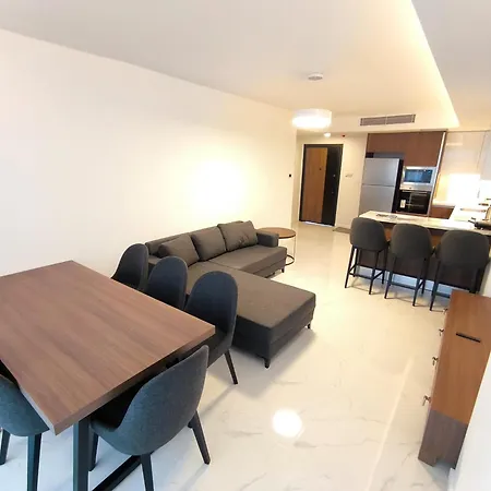 Luxurious At Grand Sapphire & Casino Apartamento Perivolia tou Trikomou