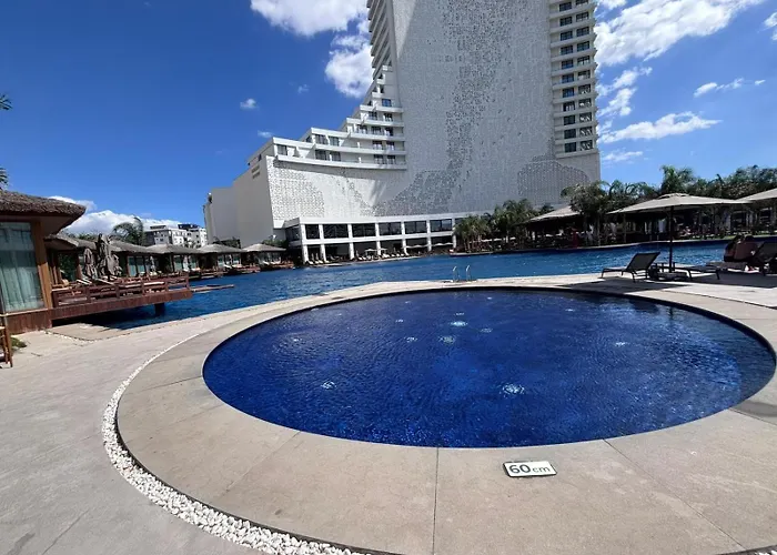 Luxurious At Grand Sapphire & Casino *