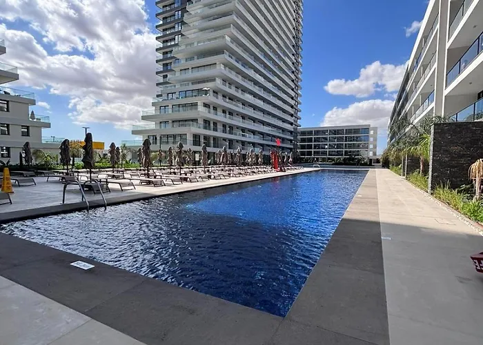 Luxurious At Grand Sapphire & Casino Perivolia tou Trikomou