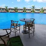 Luxurious At Grand Sapphire & Casino Апартаменты