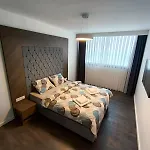 Апартаменты Luxurious At Grand Sapphire & Casino Perivolia tou Trikomou