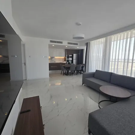 Luxurious Two-Bedroom Apartment B-Block At Grand Sapphire Resort *
