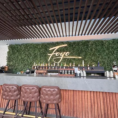 Lägenhet Luxurious At Grand Sapphire & Casino Perivolia tou Trikomou