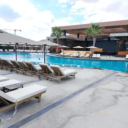 Apartment Luxurious At Grand Sapphire & Casino *