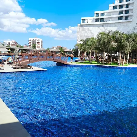 Luxurious At Grand Sapphire & Casino Apartment Perivolia tou Trikomou