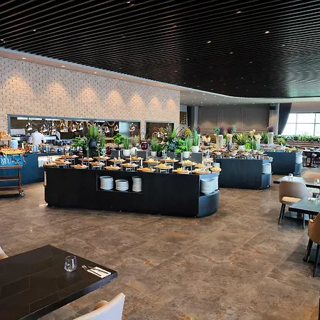 Apartment Luxurious At Grand Sapphire & Casino