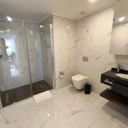 Luxurious At Grand Sapphire & Casino