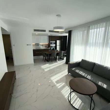 Luxurious At Grand Sapphire & Casino * Perivolia tou Trikomou