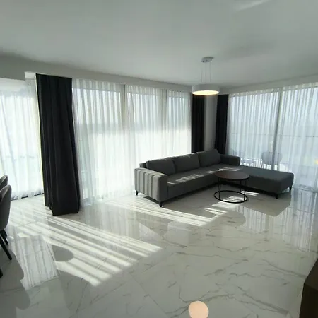 Luxurious At Grand Sapphire & Casino * Perivolia tou Trikomou