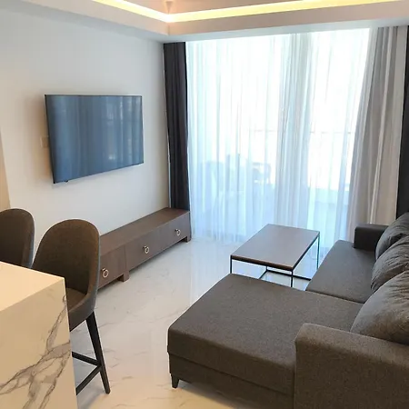 Luxurious At Grand Sapphire & Casino Apartment *