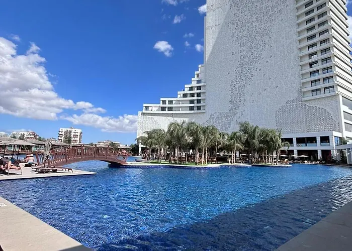 Luxurious At Grand Sapphire & Casino *