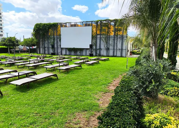 Luxurious At Grand Sapphire & Casino *